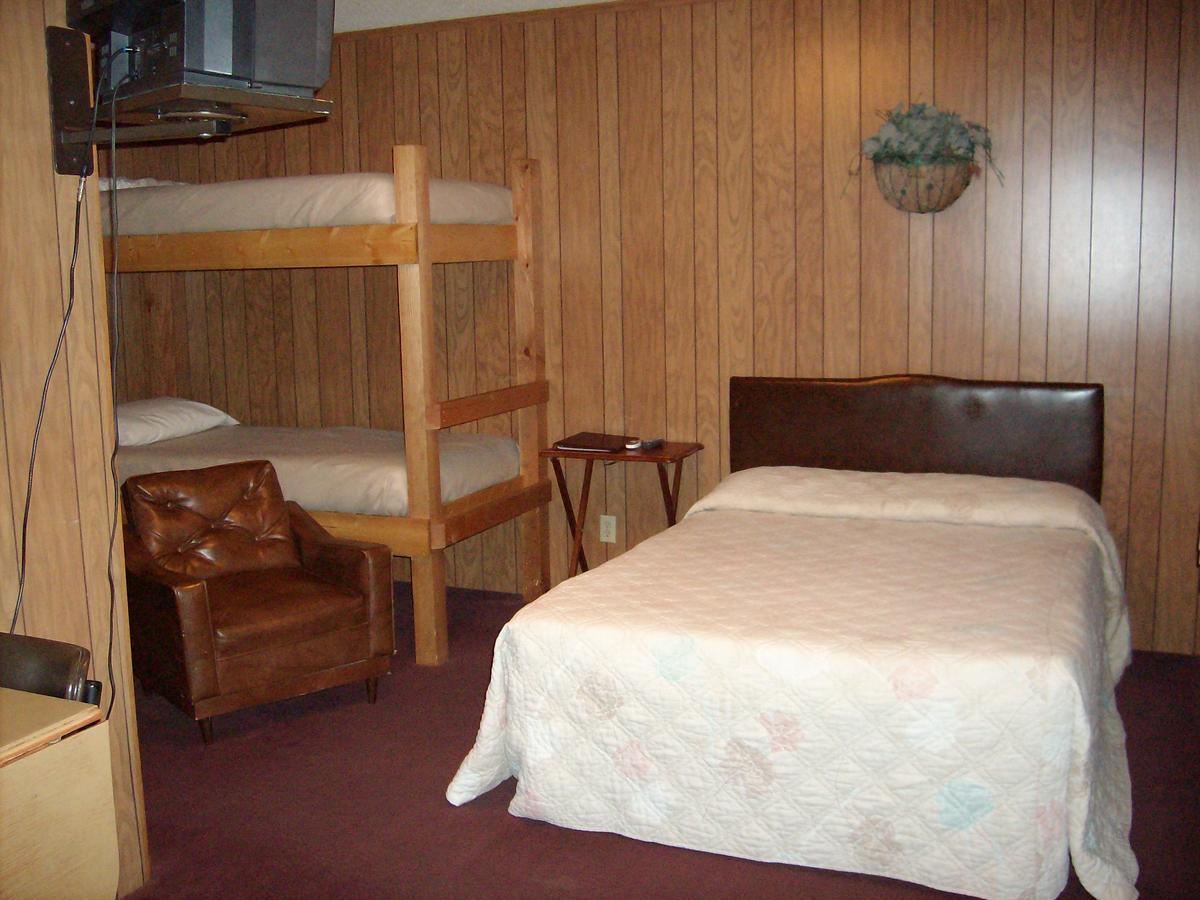 The Village Inn Motel & Restaurant Challis エクステリア 写真